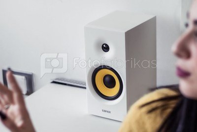 Edifier Bookshelf Speaker R1080BT White, Bluetooth, Wireless connection