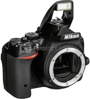 Nikon D5500 be objektyvo