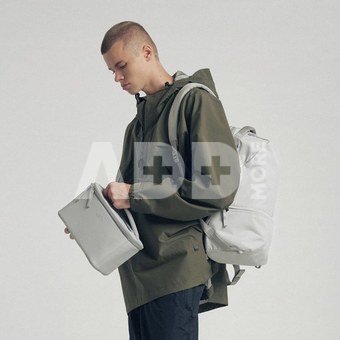 Urth Arkose 20L Backpack + Camera Insert (Ash Grey)