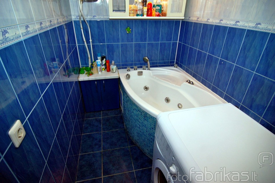 Bathroom Horiz. example tilework-iC.jpg