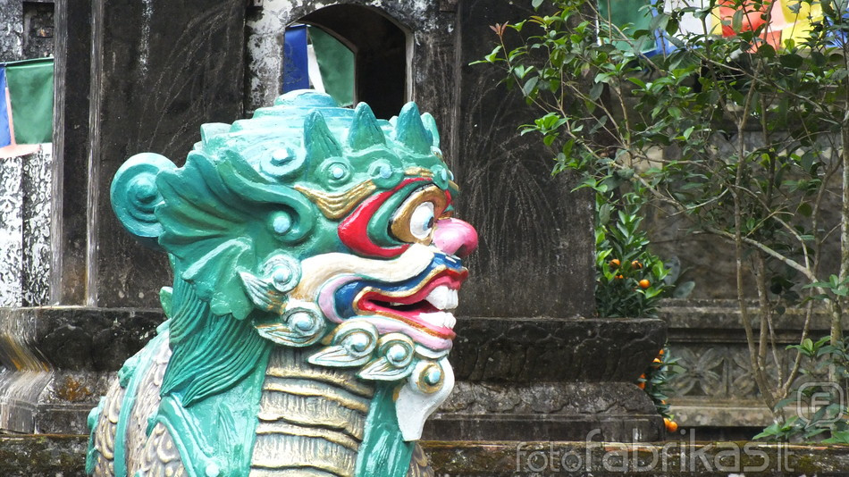 Perfume pagoda
